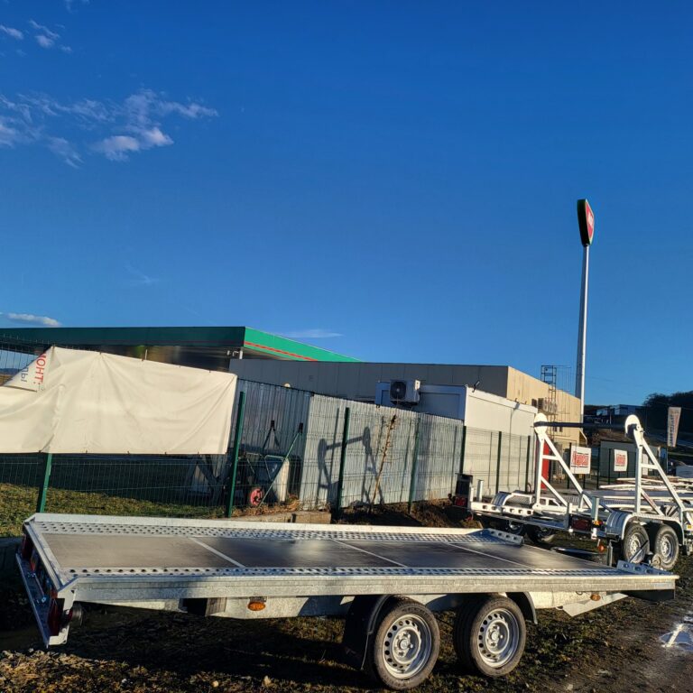 Trailer Parc - Intre 2000 kg - 2700 kg - Trailer platforma transport auto Niewiadow  Mars 4.5x2.1M, 2 AXE, 2700 KG, R13 + Tego