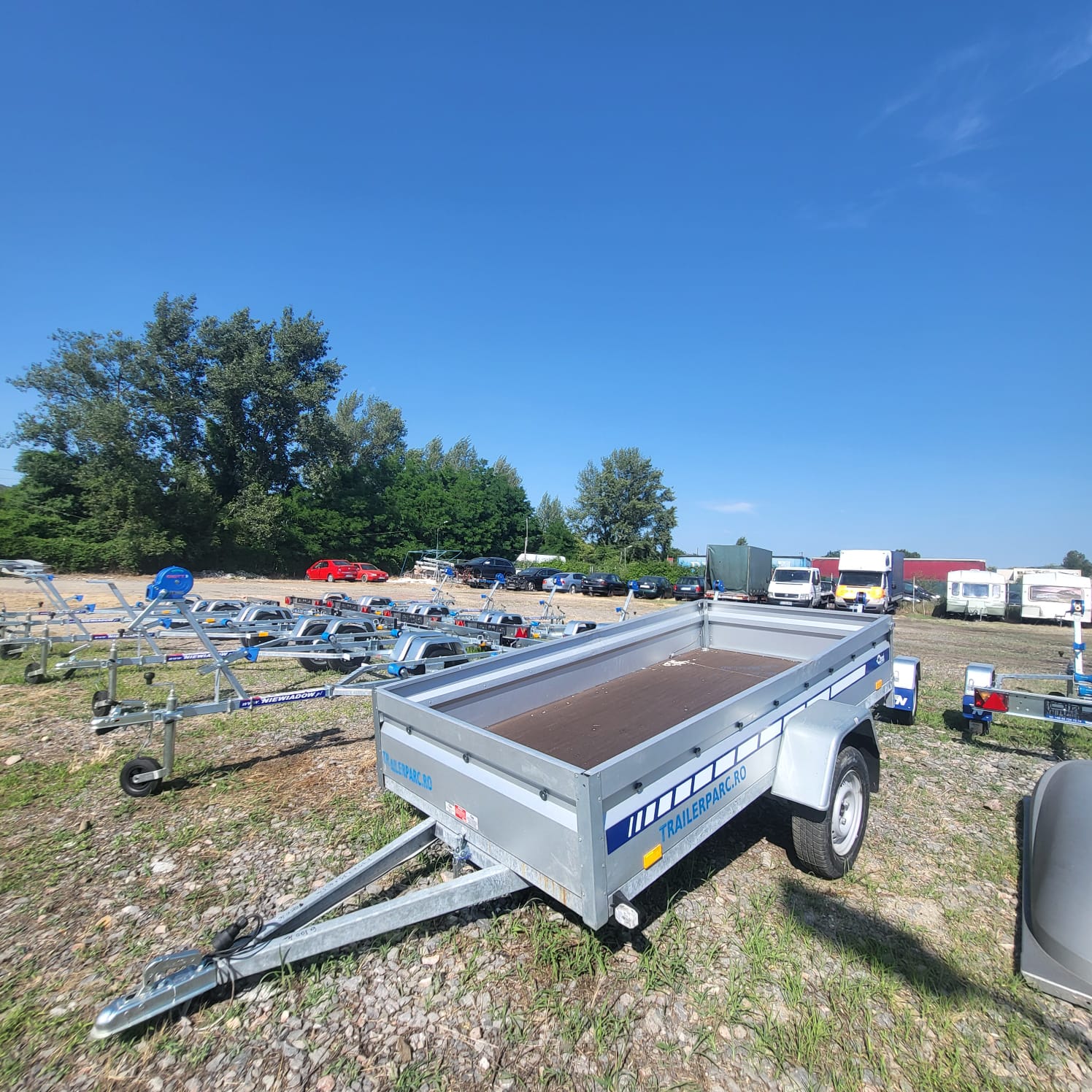 Trailer Parc - Fără categorie - Remorca BLYSS 2.07x1.25x0.35 M,1 axa, bara de torsiune, basculabila, 750 kg Trailer Parc - Fără categorie - Remorca BLYSS 2.07x1.25x0.35 M,1 axa, bara de torsiune, basculabila, 750 kg