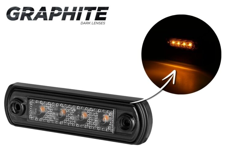 Lumina de poziție LD 676/GRAFIT combină designul elegant cu funcționalitatea ridicată. Cu nuanța sa închisă, lumina urmează tendințele moderne în designul vehiculelor, oferind în același timp o vizibilitate adecvată pe șosea. Caracteristici ale produsului: – Lumină de poziție laterală . Lampa emite lumină portocalie pentru a spori siguranța rutieră, făcând vehiculul dumneavoastră mai vizibil în diverse condiții. – Lampa poate fi montată fie pe un suport drept de cauciuc , fie pe un tub , oferind mai multă flexibilitate pentru a se potrivi nevoilor utilizatorului. – Număr de LED-uri . Echipată cu 4 LED-uri de înaltă eficiență , lampa oferă o iluminare eficientă cu un consum minim de energie. – Tensiune de alimentare universală . Funcționând la 12/24 V , este perfectă pentru o varietate de tipuri de vehicule. – Putere nominală redusă . Cu o putere de ieșire de 0,6 W (la 12 V) și 1,2 W (la 24 V), lampa este eficientă energetic, o proprietate care se traduce printr-o durată de viață mai lungă și o solicitare mai mică a bateriei. – Clasificare IP 68 ridicată . Lampa este complet ermetică și rezistentă la deteriorări mecanice. – Interval larg de temperatură de funcționare, de la -30°C la +50°C . Potrivit pentru toate condițiile meteorologice, produsul va fi o alegere fiabilă pe tot parcursul anului.