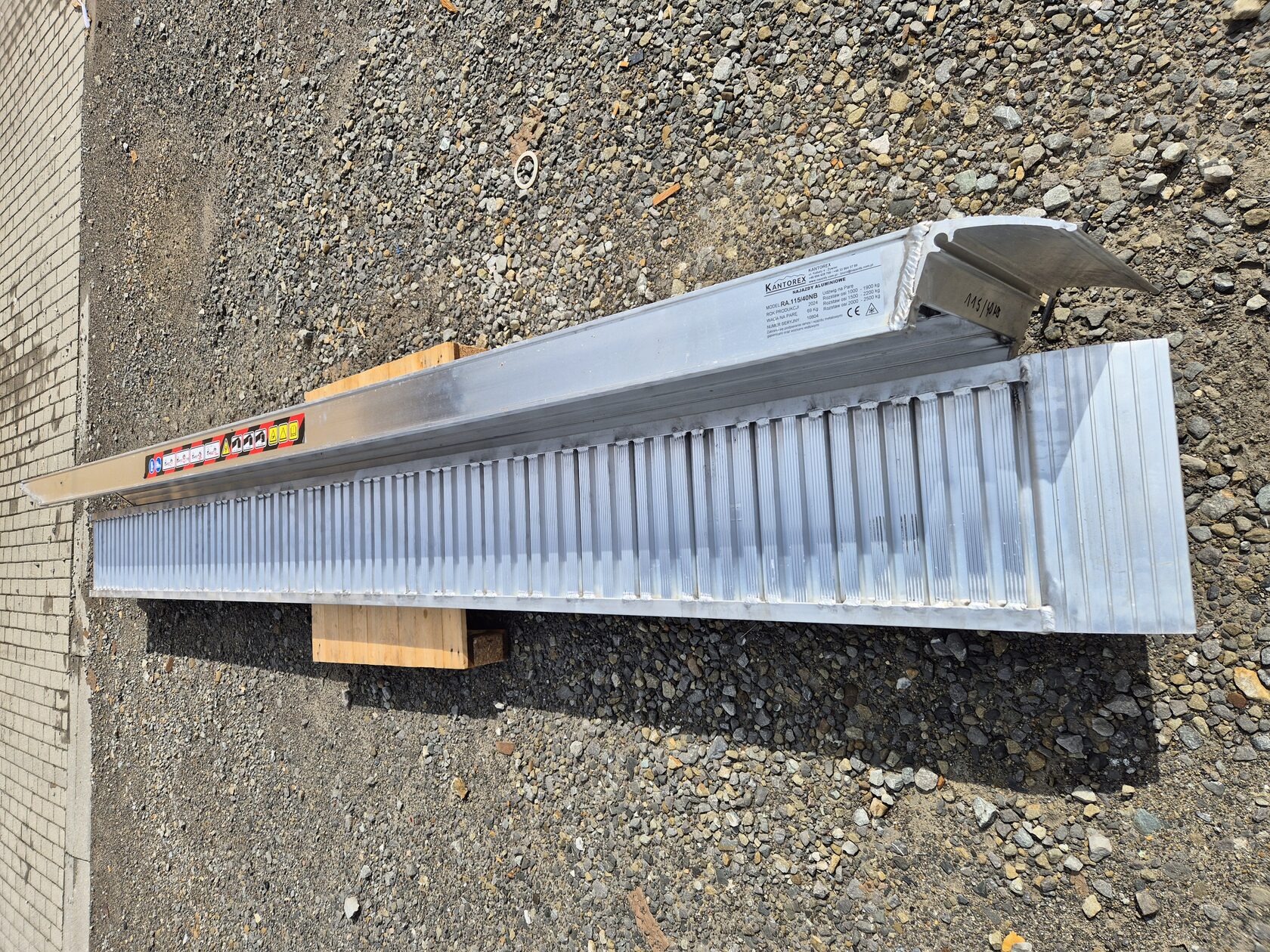 Rampe de încărcare/descarcare aluminiu 4000 x 350 mm, 2500 kg Rampe de încărcare/descarcare aluminiu 4000 x 350 mm, 2500 kg