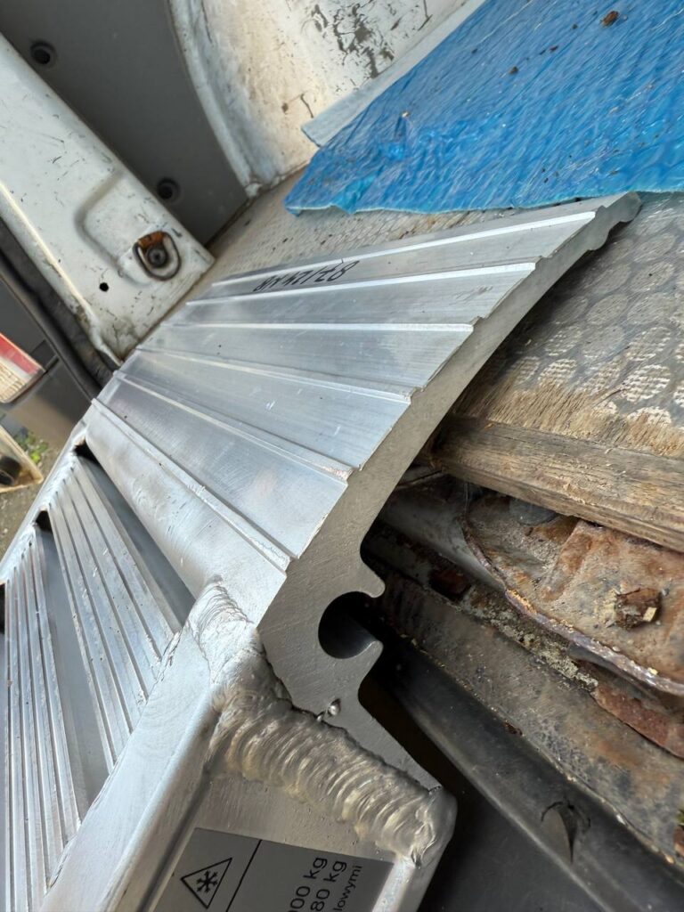 Rampă de încărcare/descarcare aluminiu 2000 x 300 mm, 2100 kg
